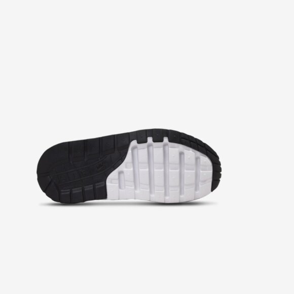 Nike Green and Black Sneakers for Active Comfort - Picture 5 of 15